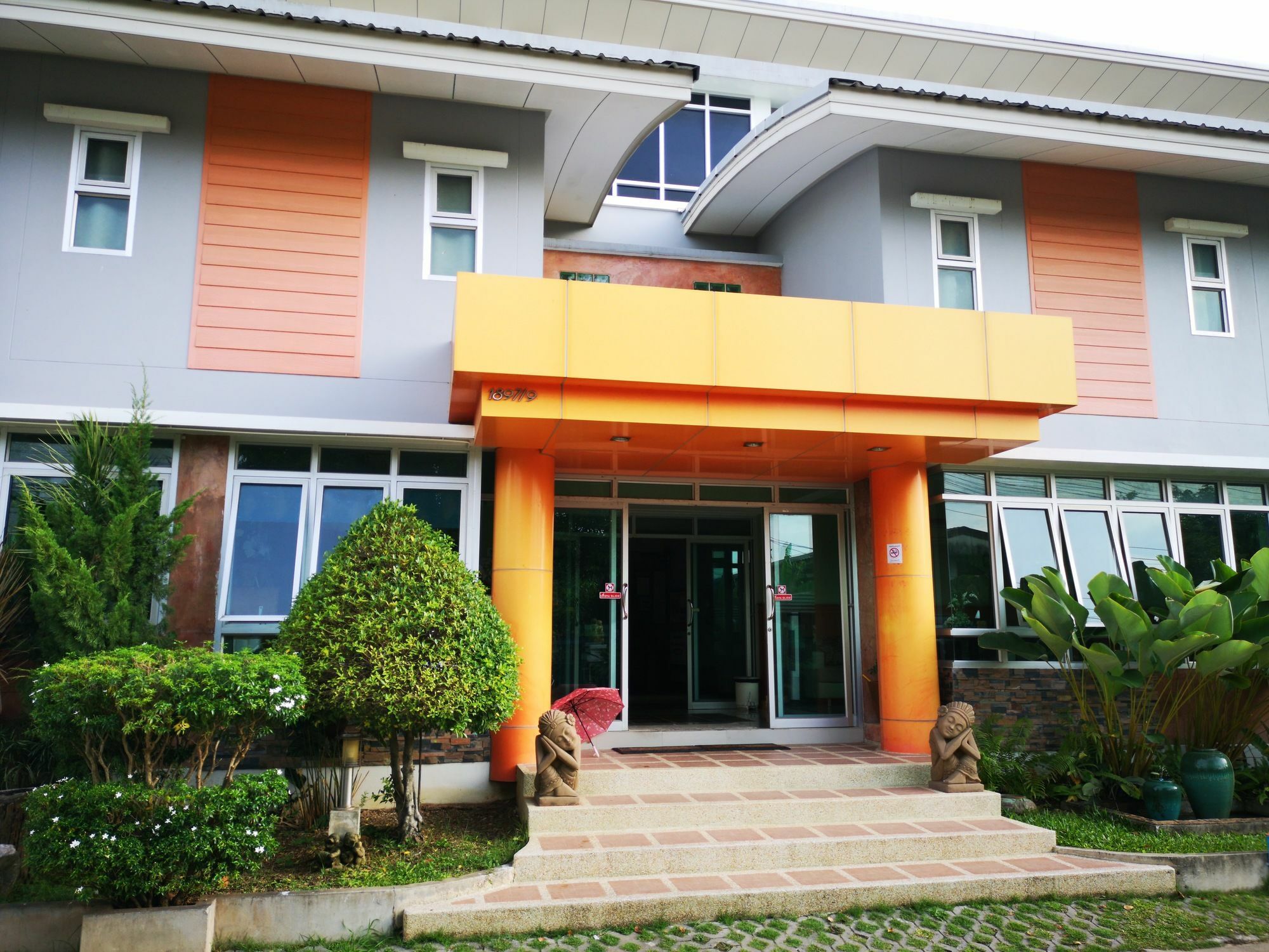 100 House Hotel Nakhonratchasima Exterior foto